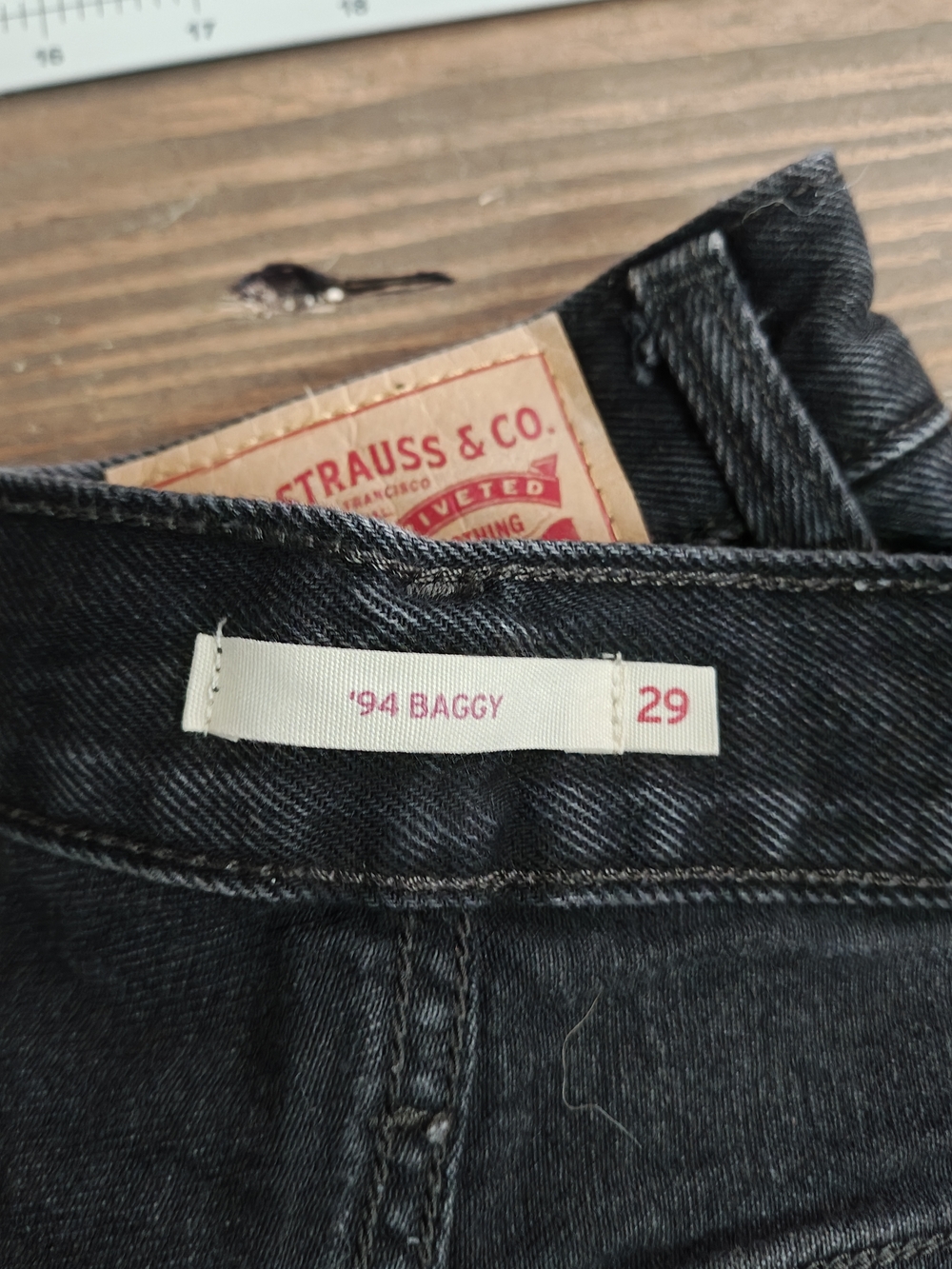 Levi's '94 Baggy Jeans - Black (Size 29)